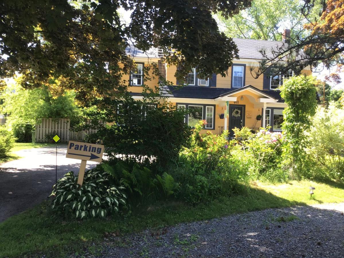 The Stella Rose B&B Wolfville Exteriör bild